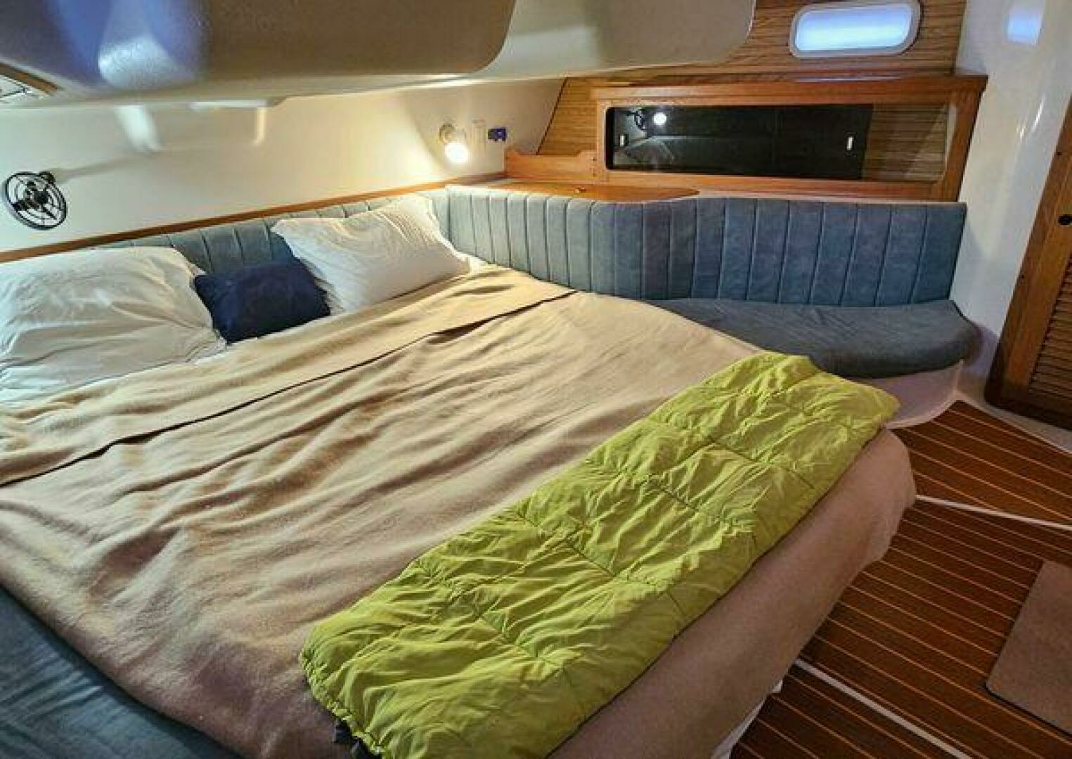 1995 Catalina 400 - Image 33