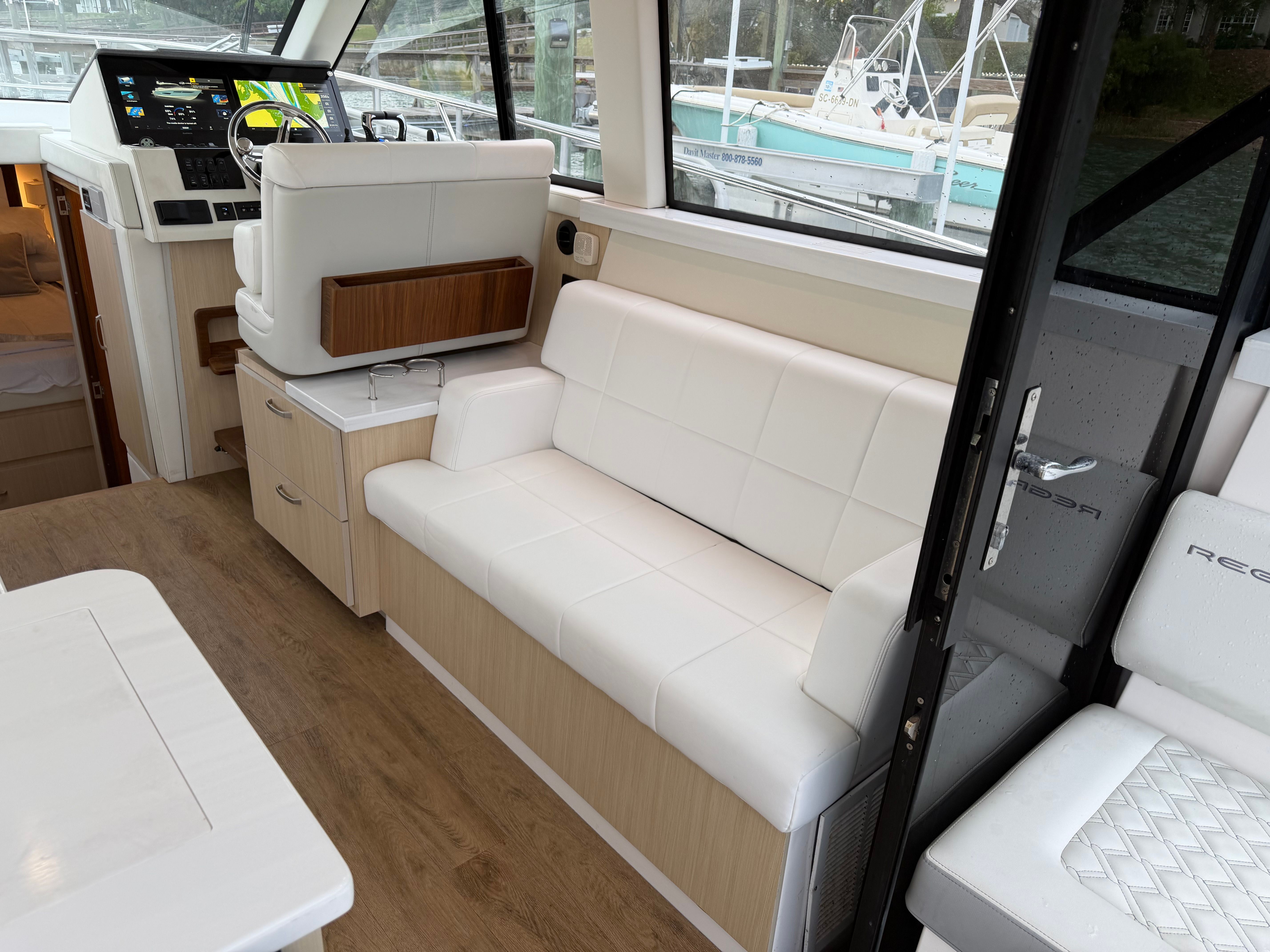 2024 Regal 38XO - 24