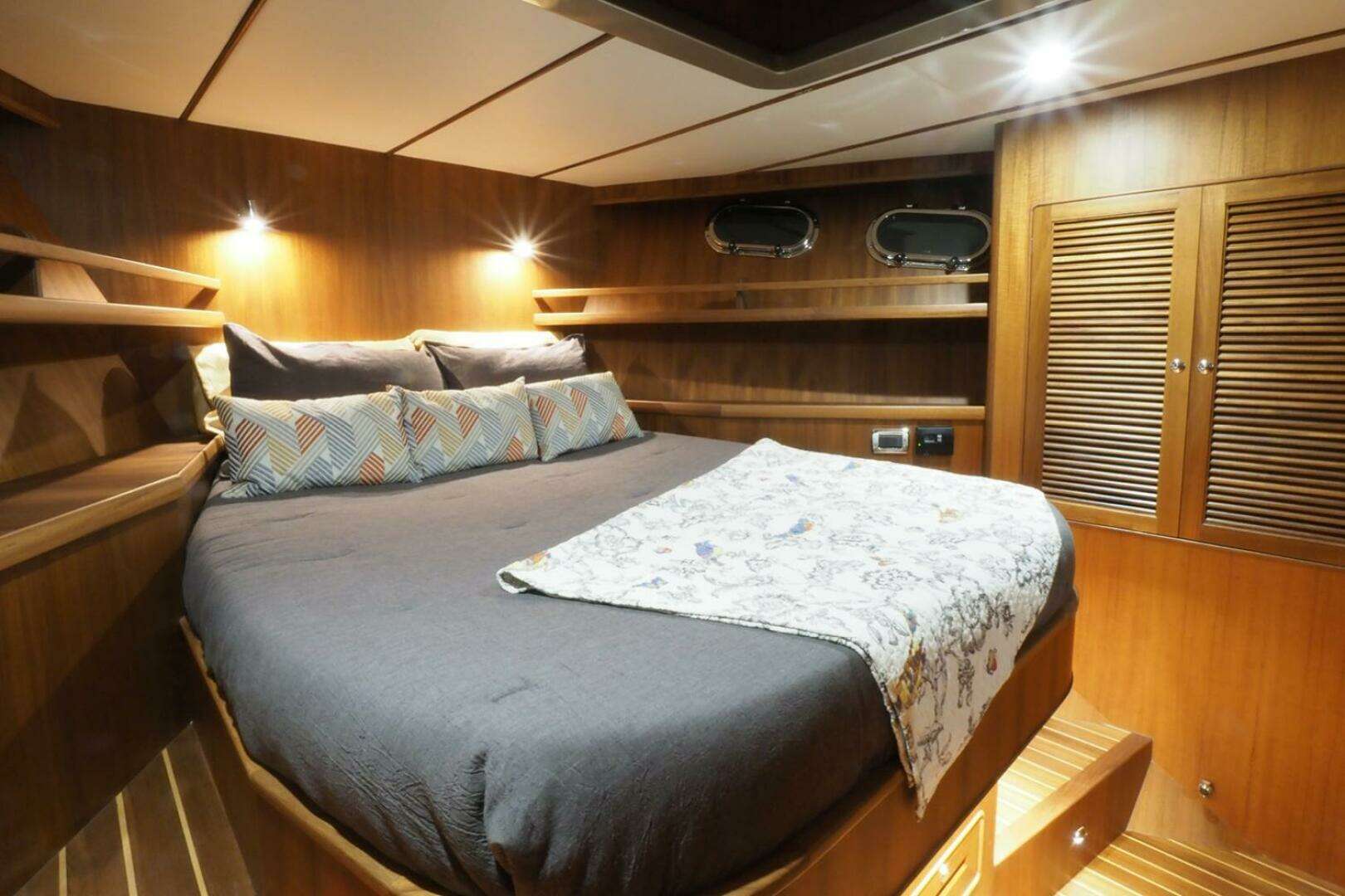 2026 Helmsman Trawlers 46 Pilothouse - Image 37