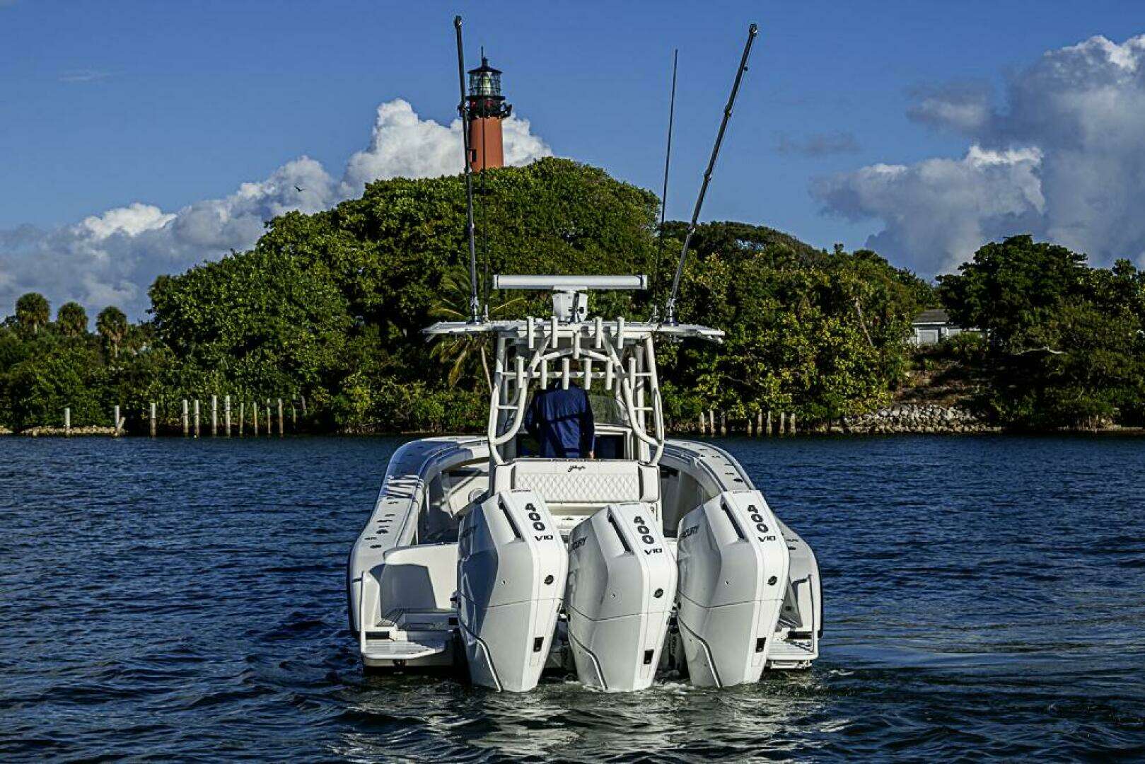 2011 Yellowfin 39 Offshore - Image 4