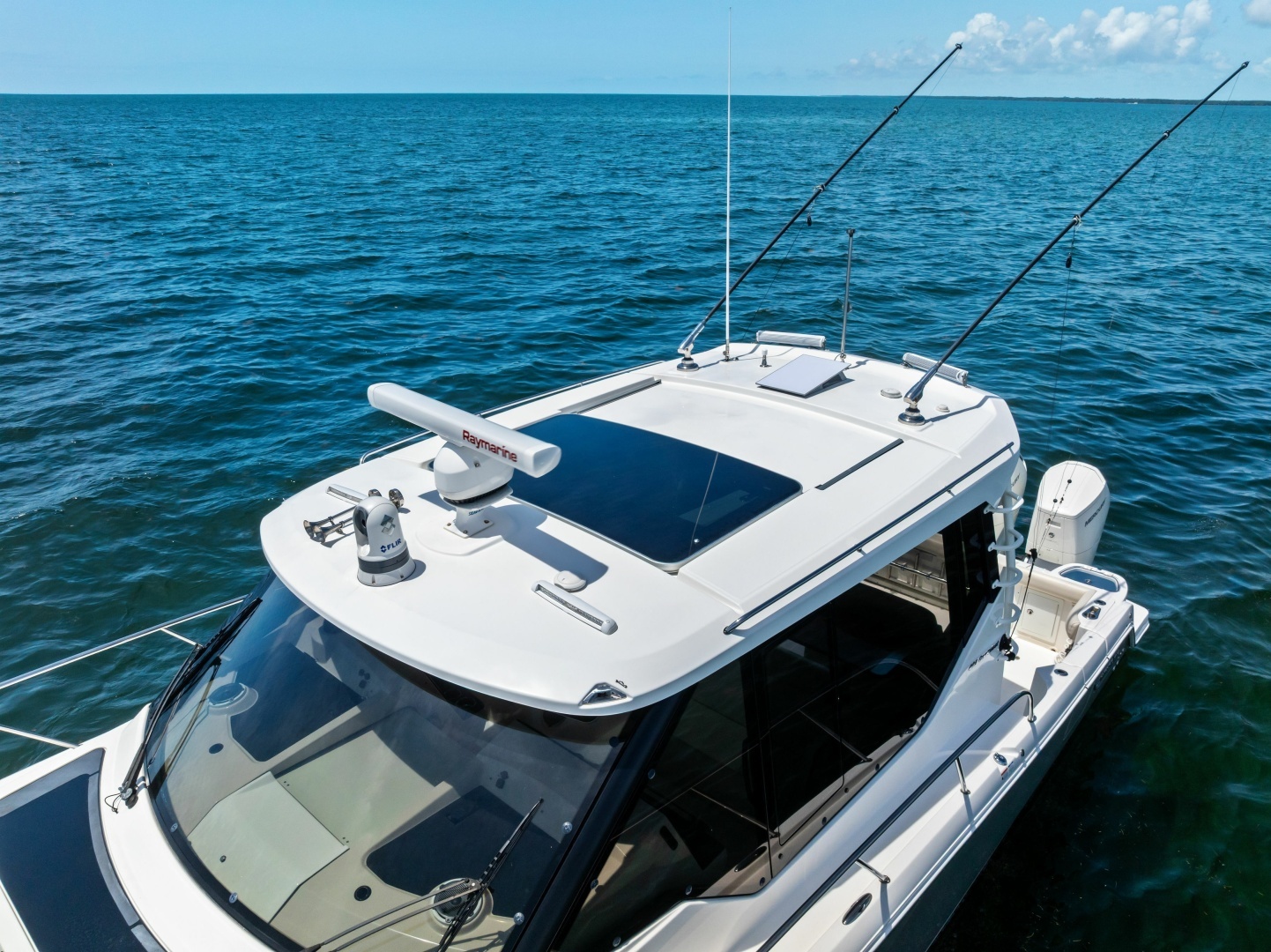 2023 Boston Whaler 405 Conquest - Image 8