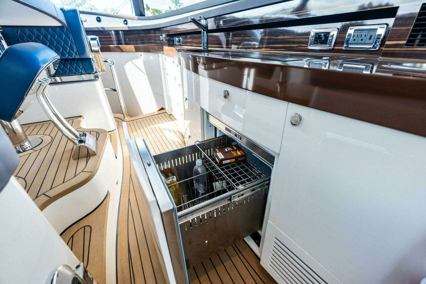 2024 Zeelander Z5 - Image 40
