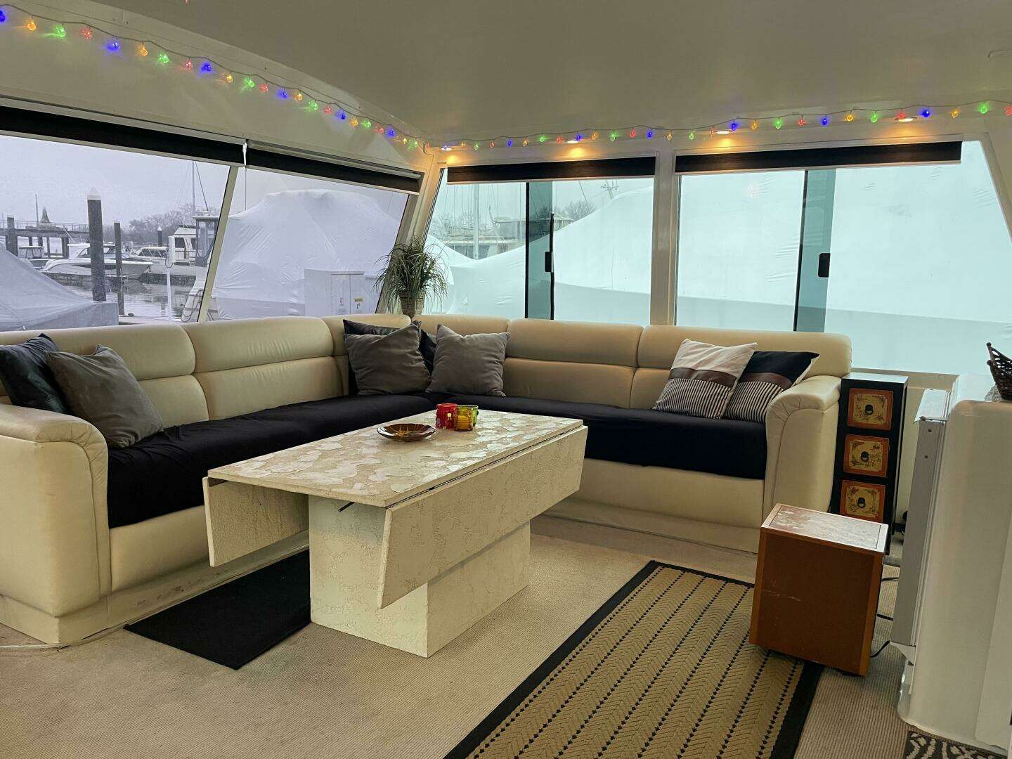 1995 Viking 54 Sports Yacht - Image 13