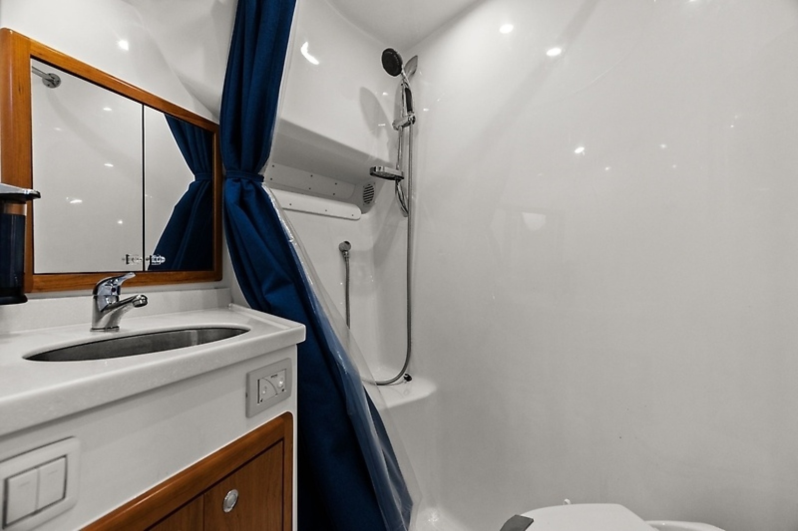 2024 Albemarle 41 Express - Image 42