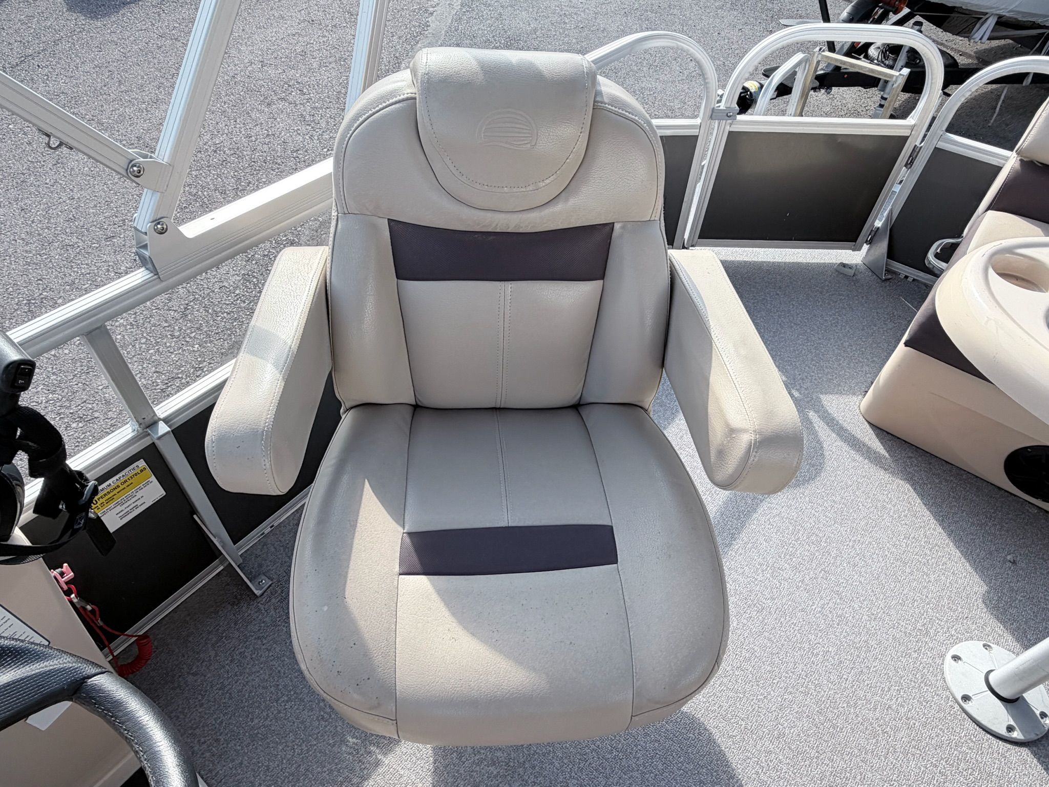 2018 Sun Tracker Party Barge 20 DLX - 4