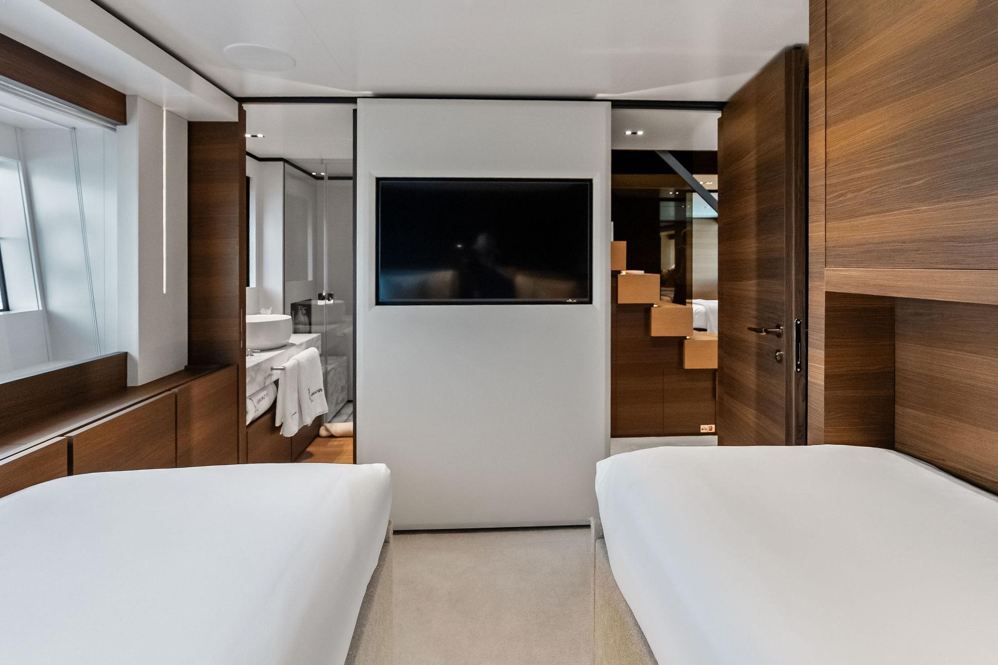 2023 Custom Line Navetta 33 - 112