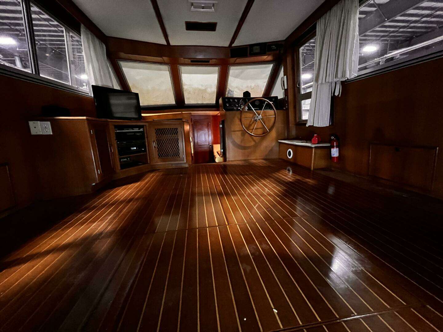 1989 Hi-Star 48 Sundeck - Image 18
