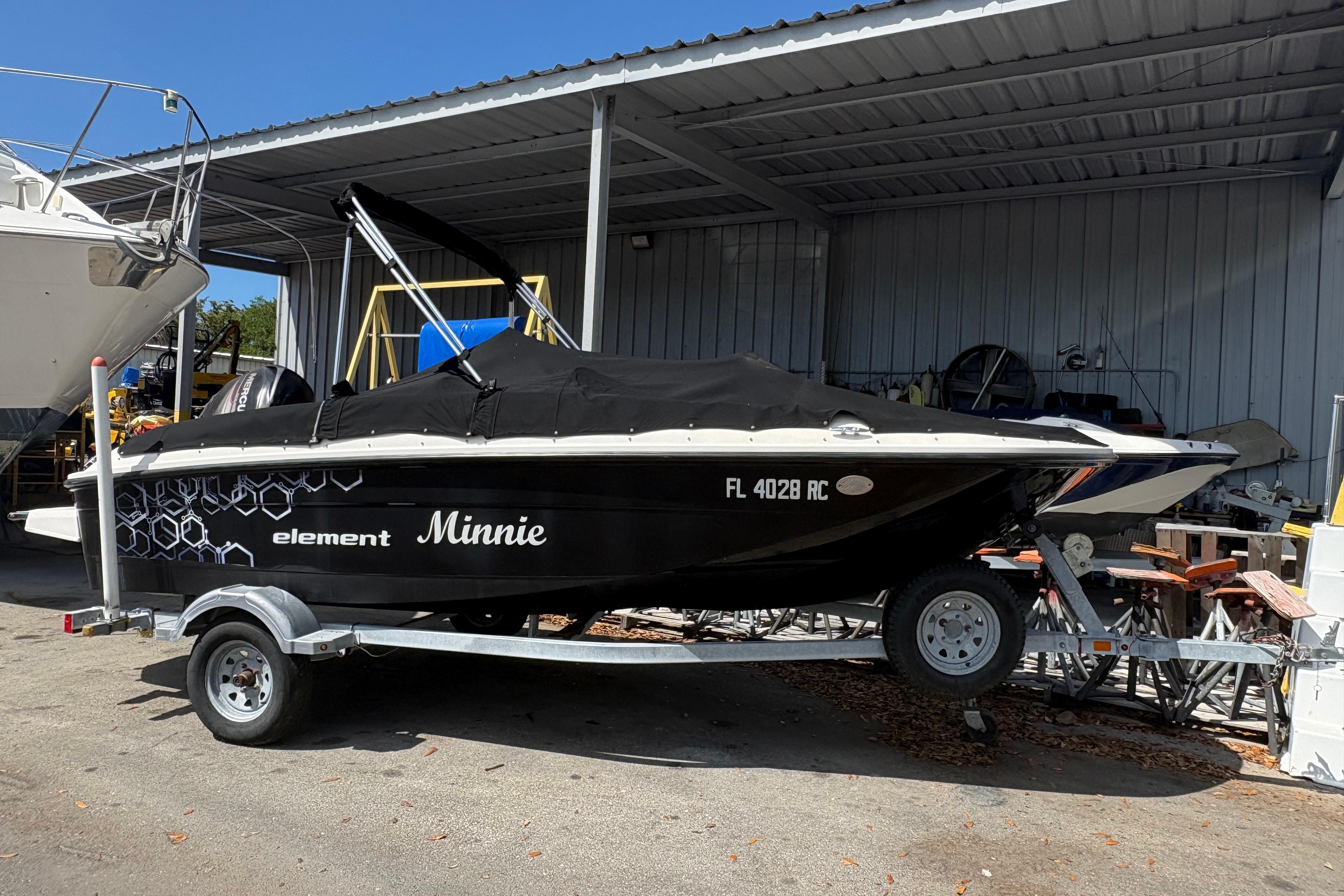 2016 Bayliner Element E16