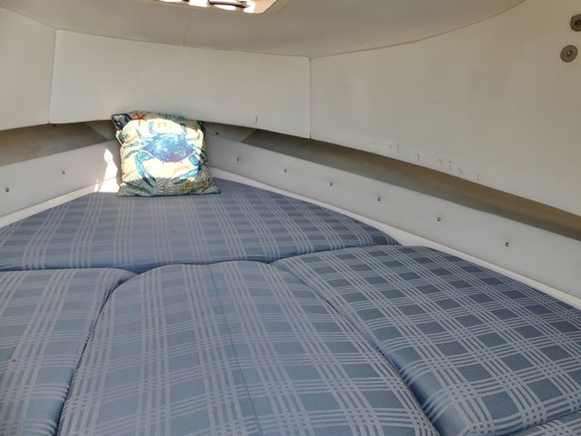 2001 Cobia 230 Walkaround - 16
