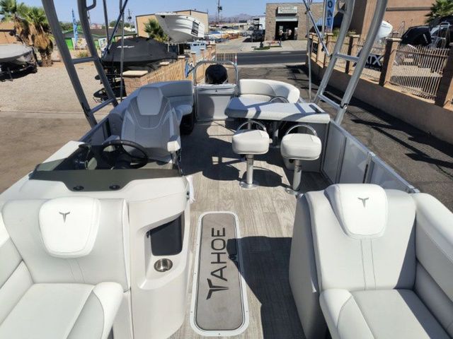 2025 Tahoe LTZ Entertainer 25 FT - 23