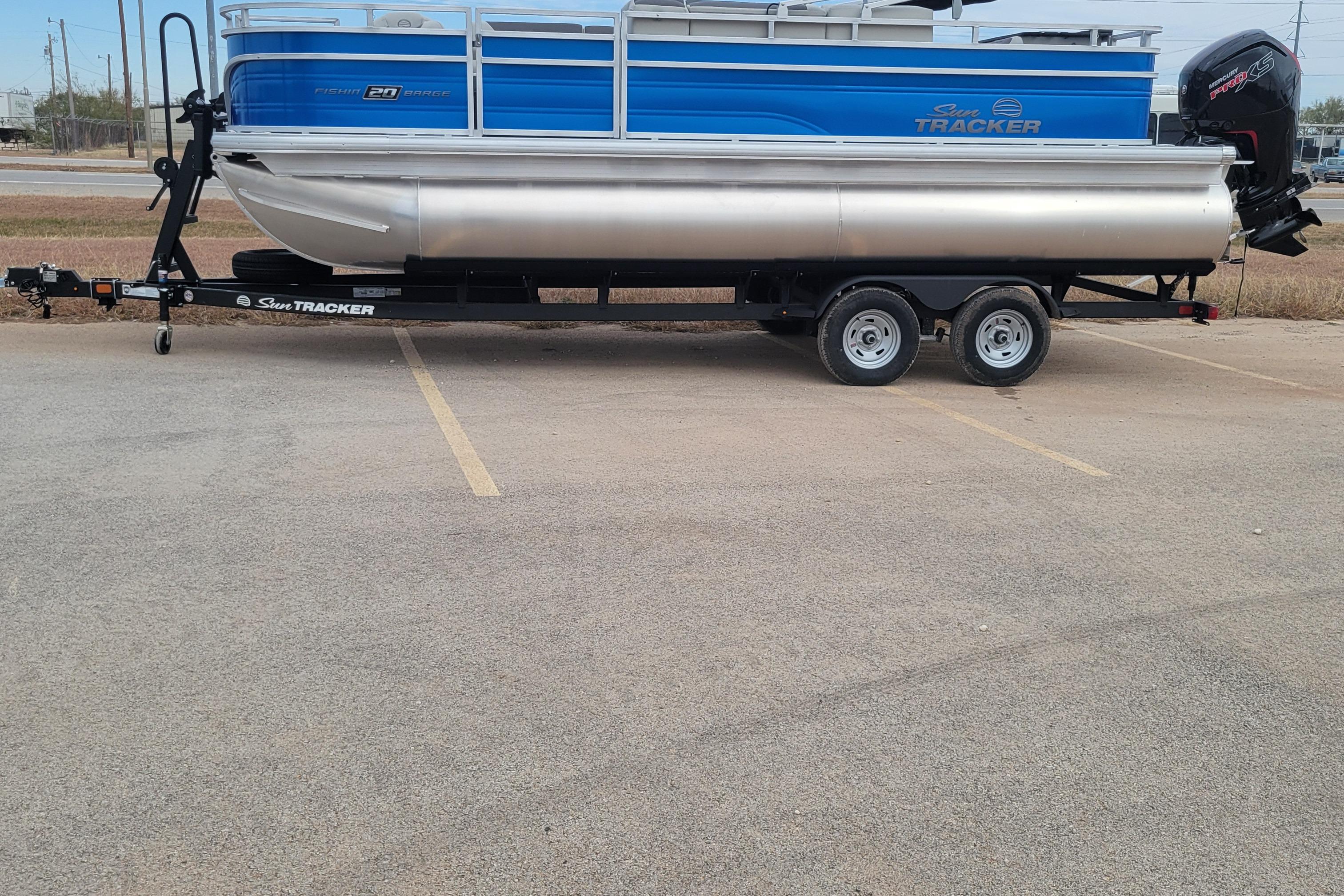 2026 Sun Tracker Fishin' Barge 20 DLX