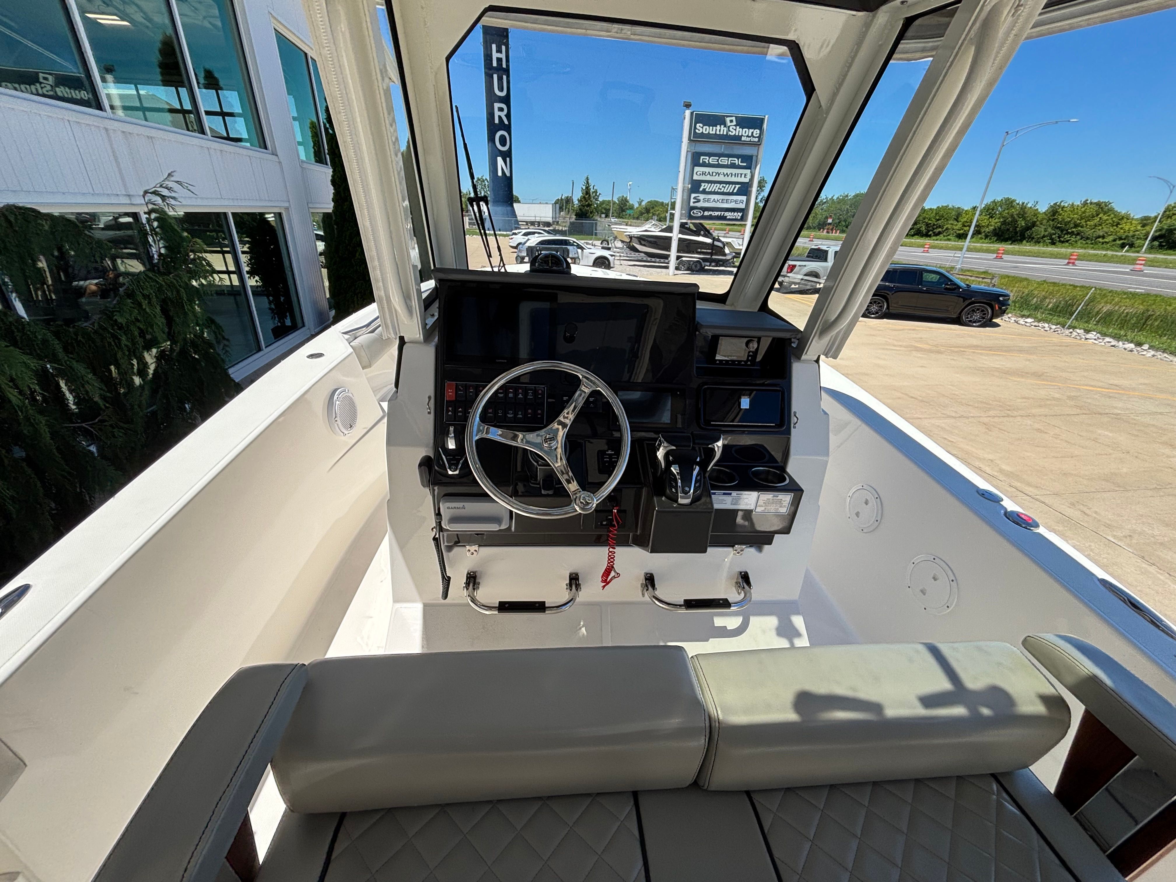 2022 PURSUIT 288 S - Image 9