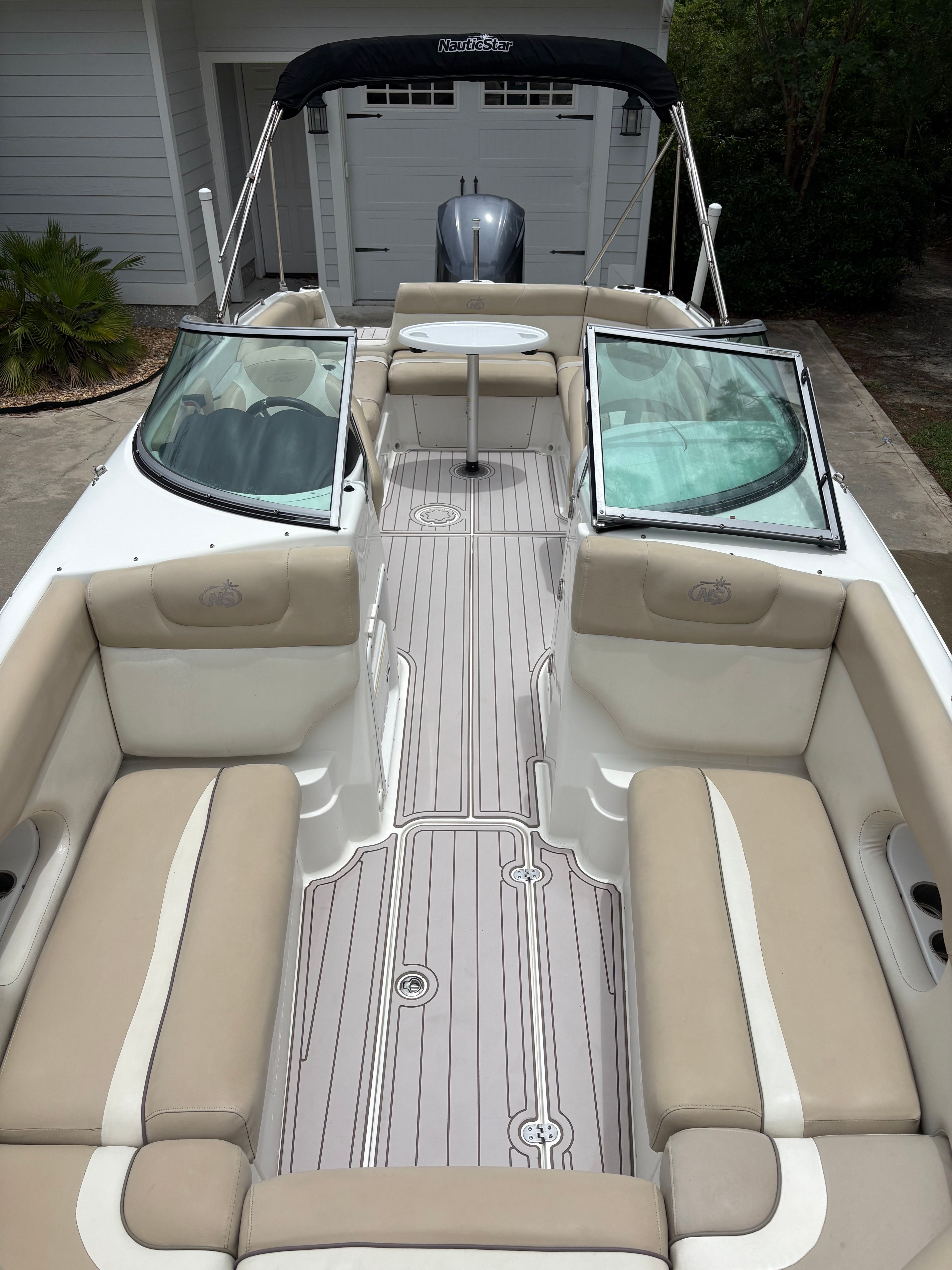2016 NauticStar 243DC Sport Deck - 23