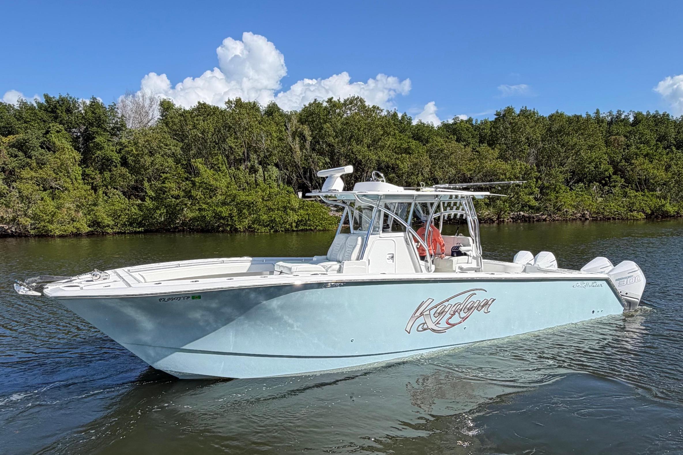 2022 SeaHunter 38 CTS