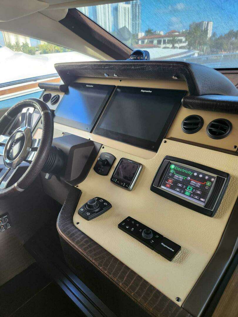 2014 Azimut Flybridge - Image 54