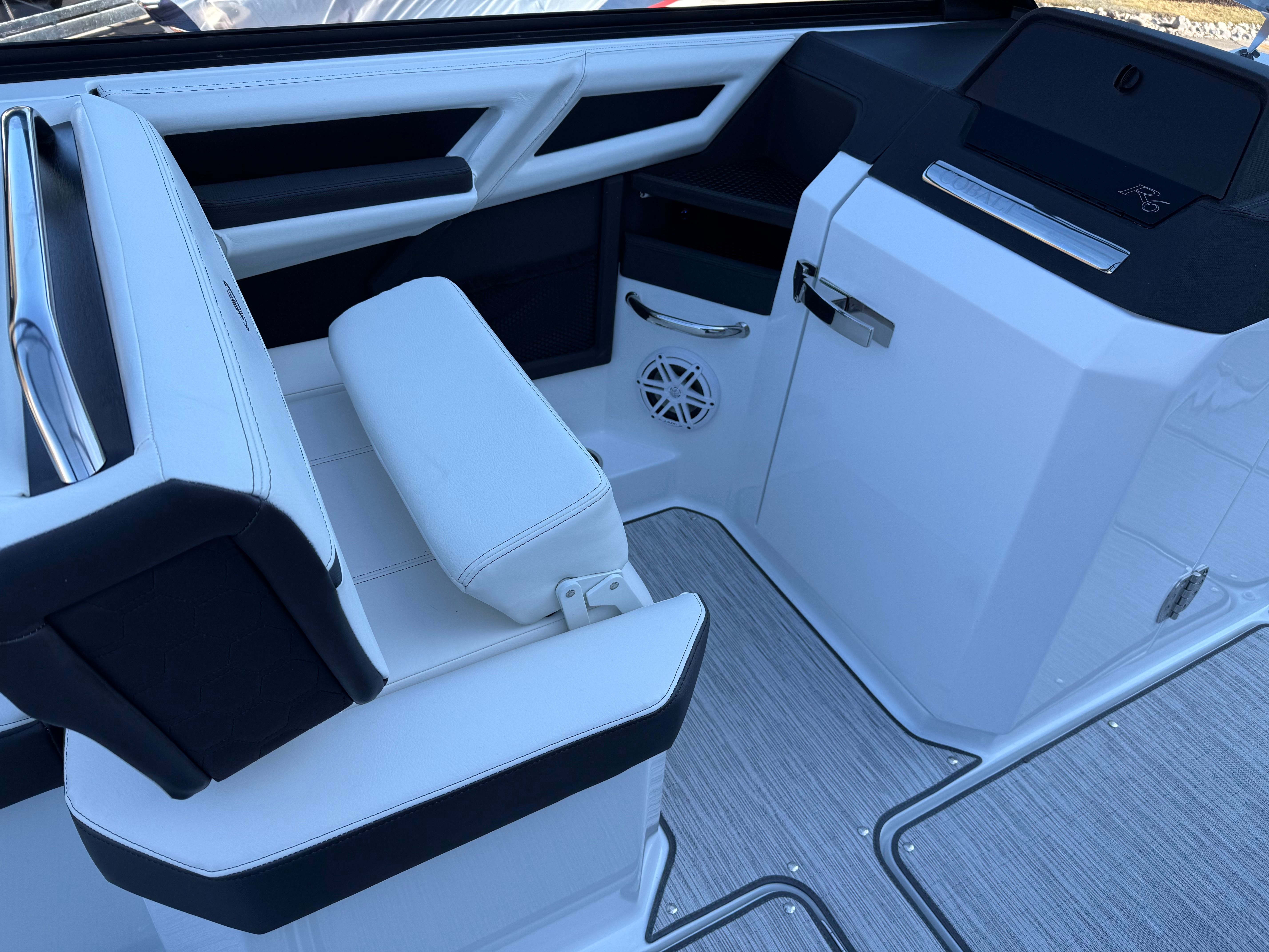 2026 Cobalt R6 Surf - 27