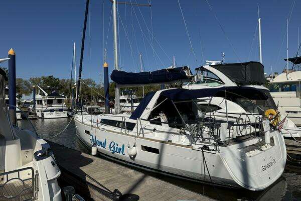 2015 Beneteau Oceanis 45