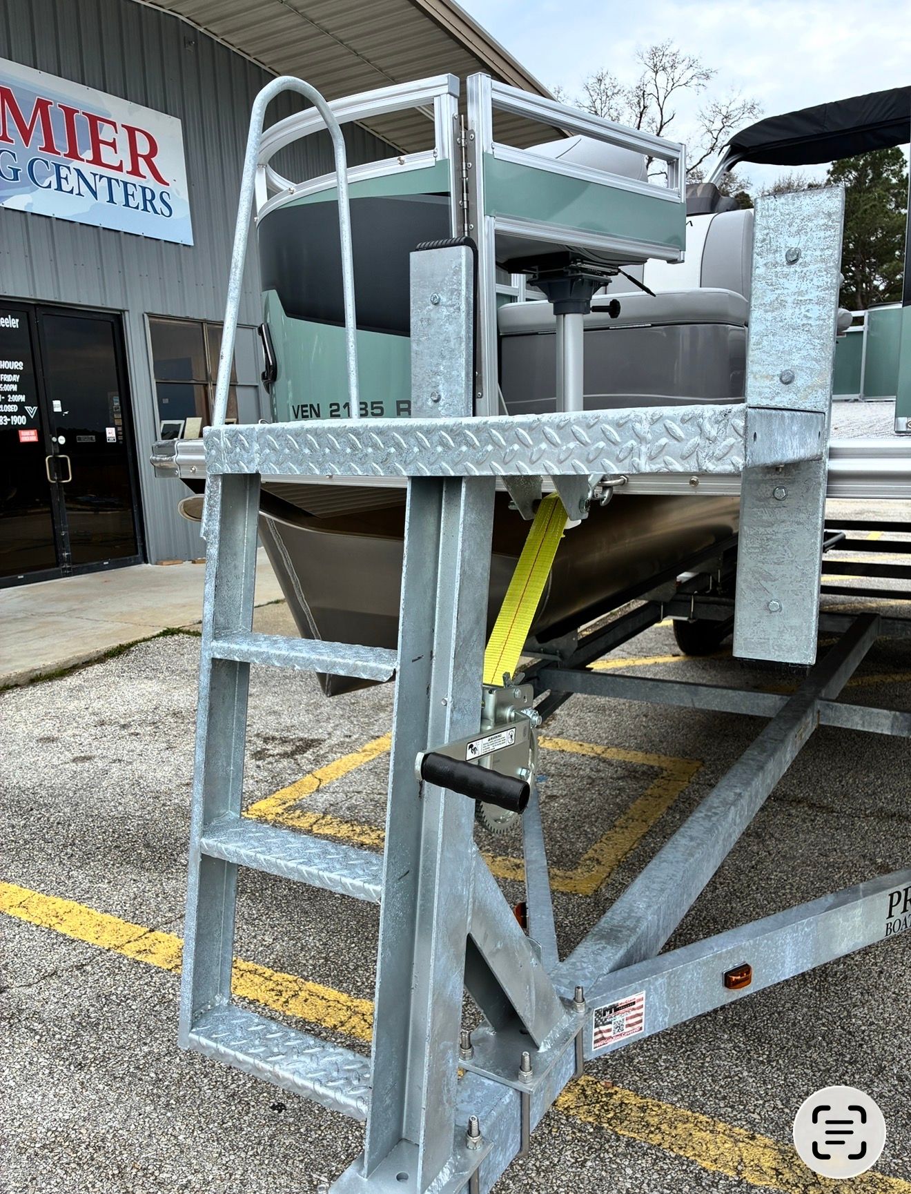 2026 Avalon Venture 85 Rear Fish - 21' - 19