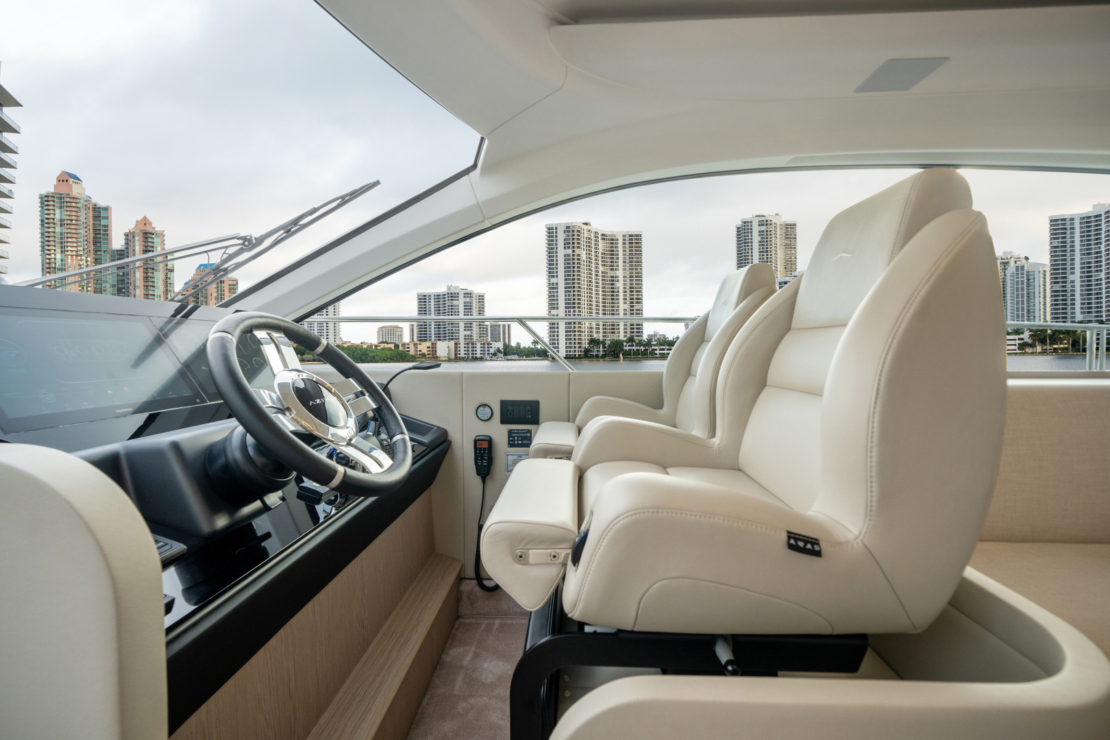 2023 Azimut 53 FLY - Image 33