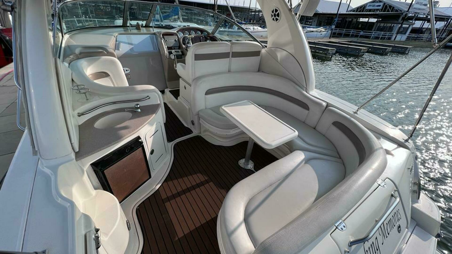 2005 Sea Ray Sundancer 320 - Image 16