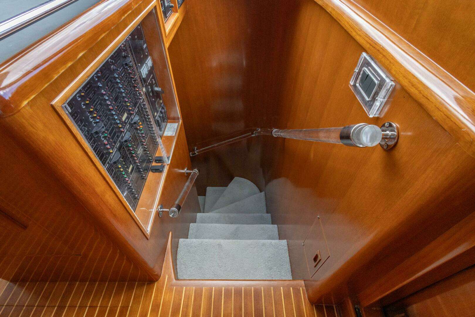 2005 Ocean Alexander Raised Pilothouse Flybridge Sedan - Image 16