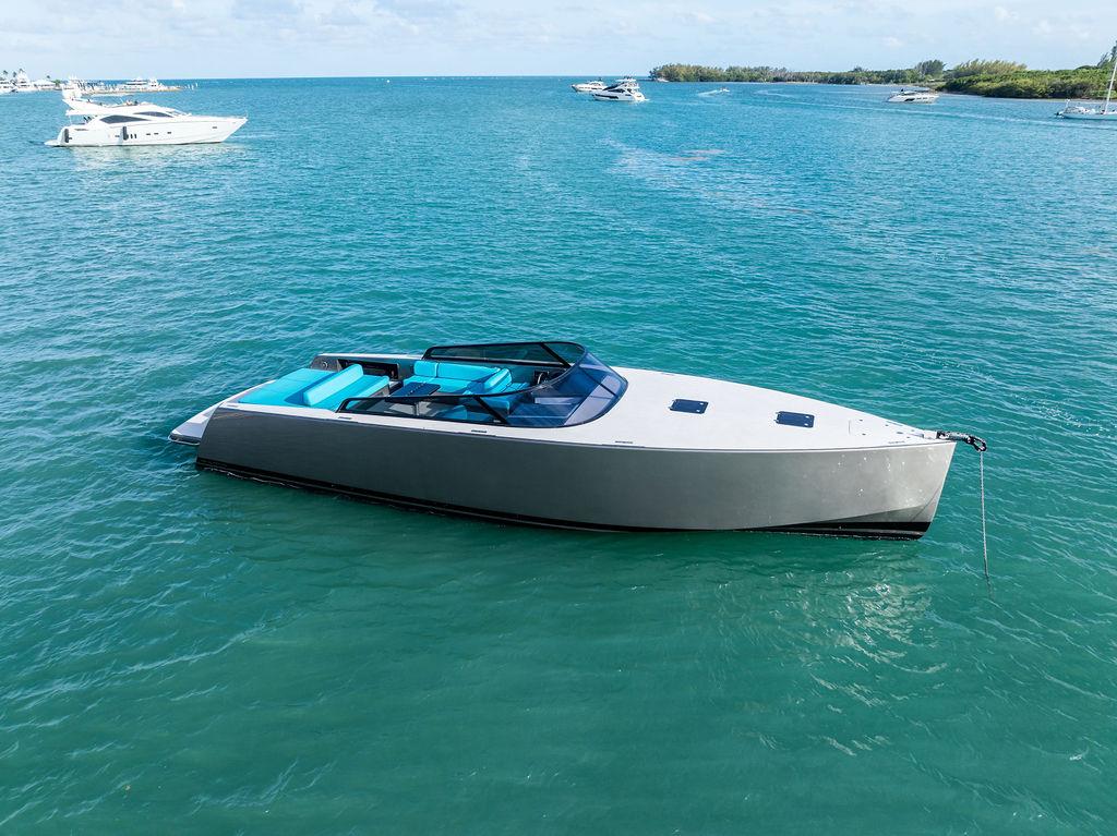 2015 VanDutch 55