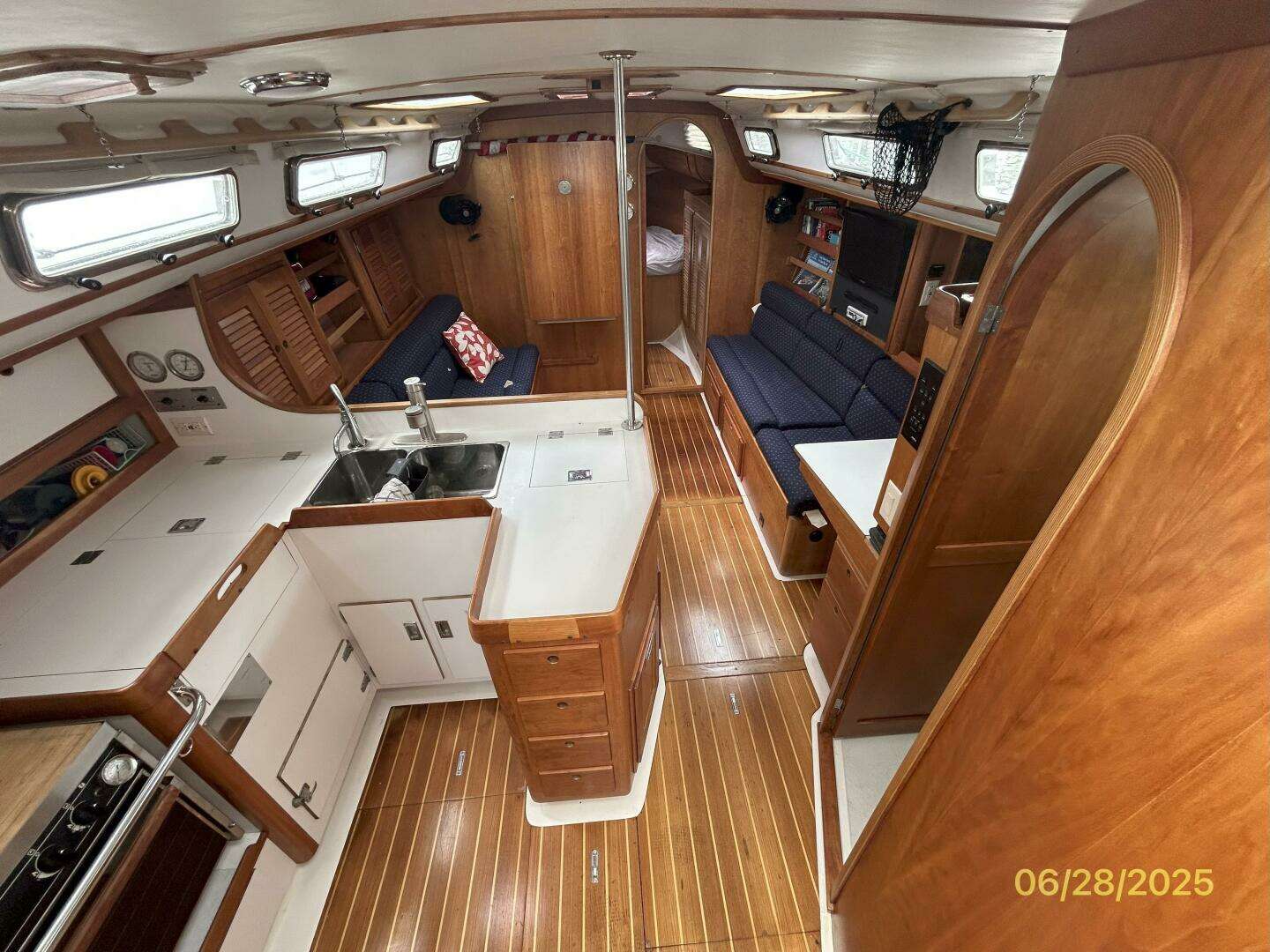 1995 Freedom 40/40 - Image 40