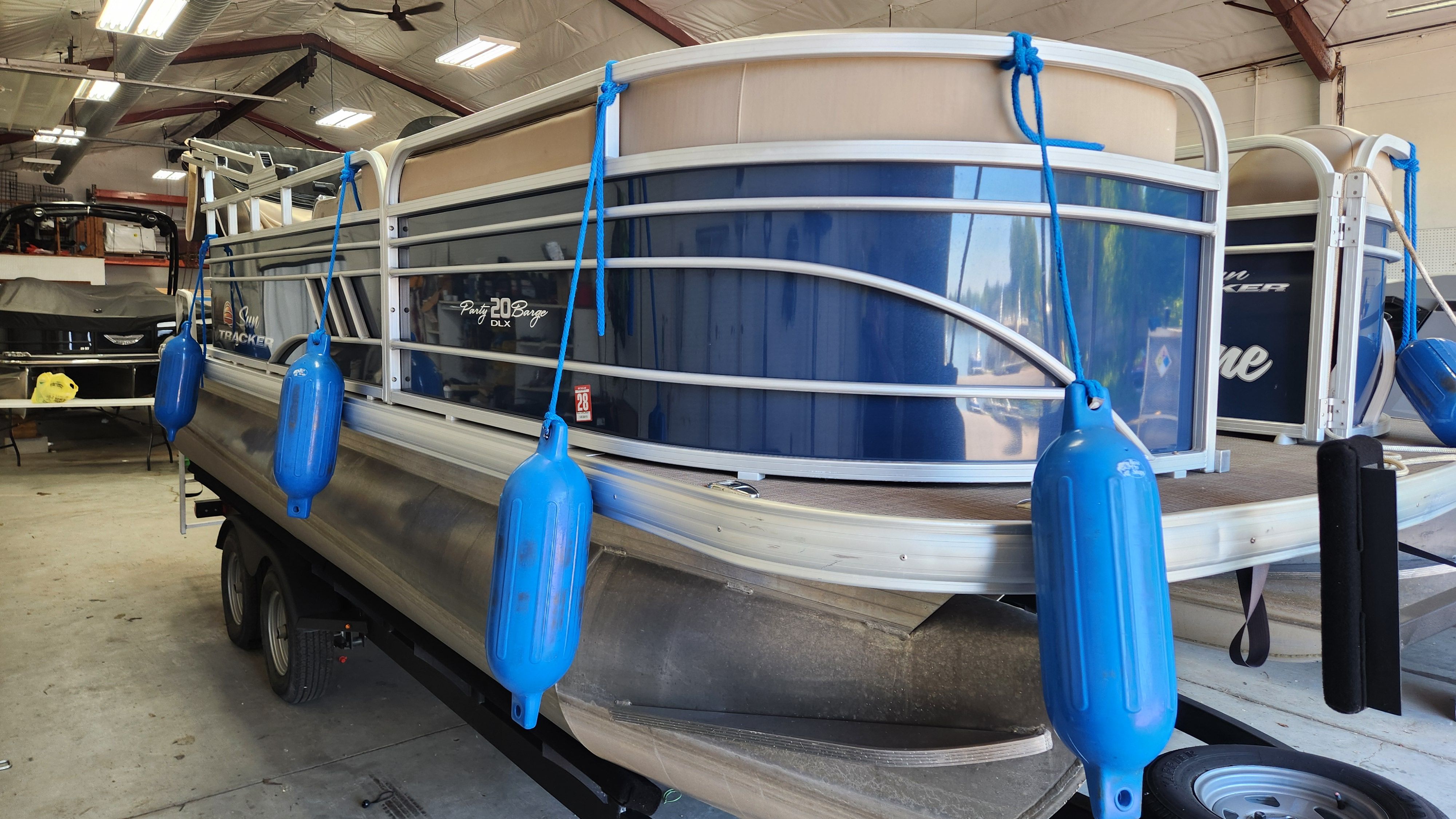 2023 Tracker Party Barge 20 DLX