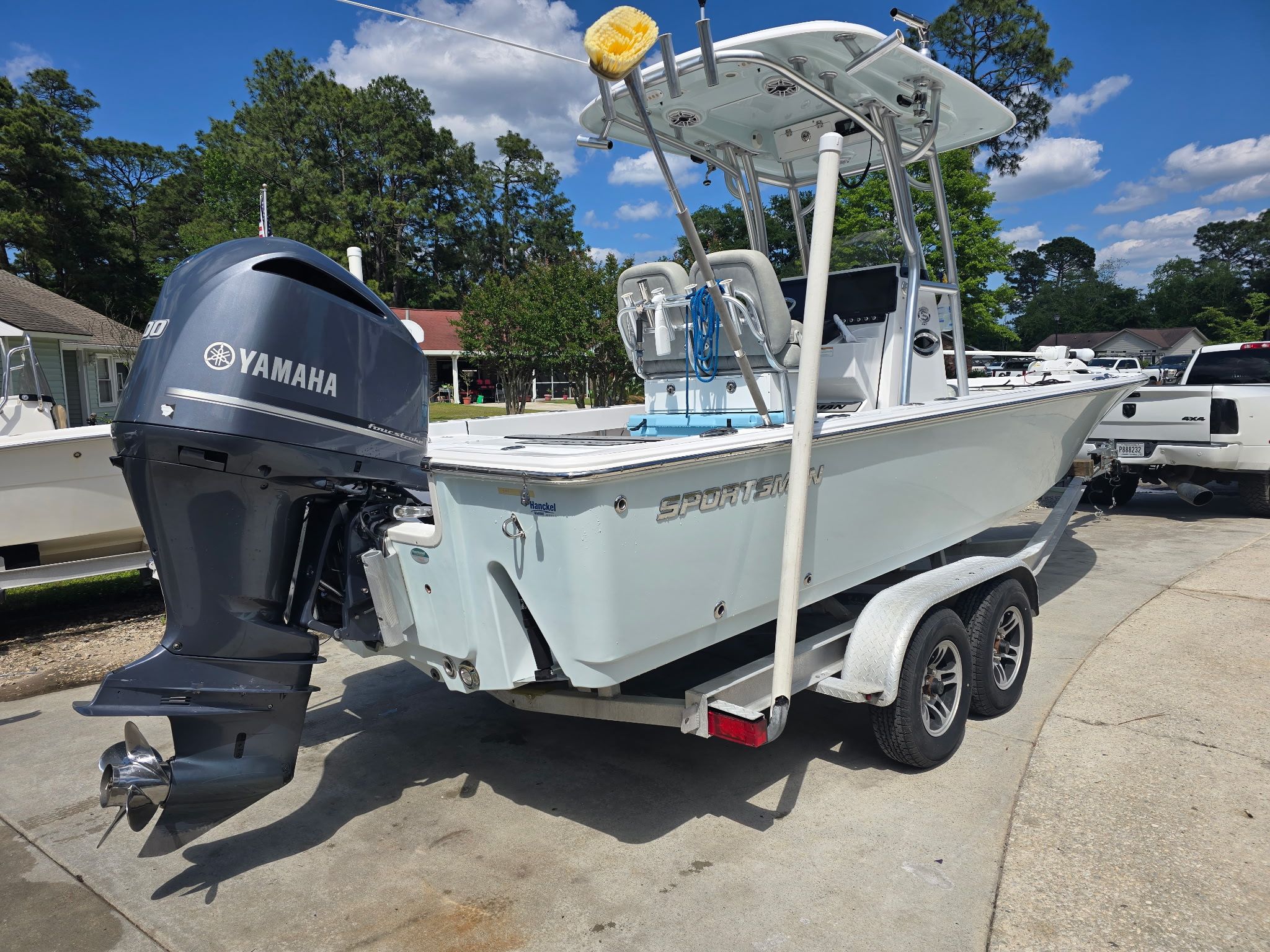 2019 Sportsman Masters 247 Bay Boat - 2