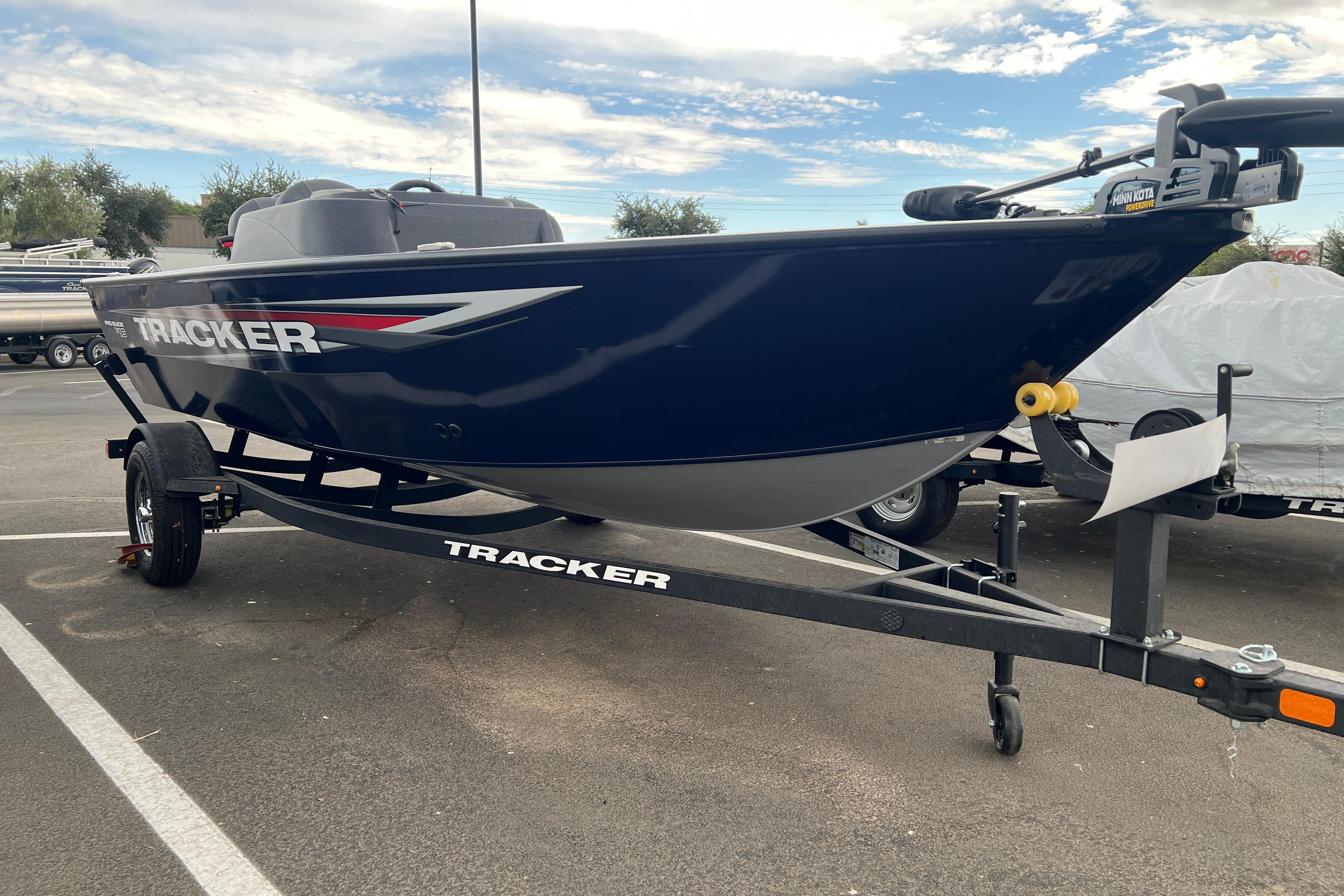 2026 Tracker Pro Guide V-16 SC