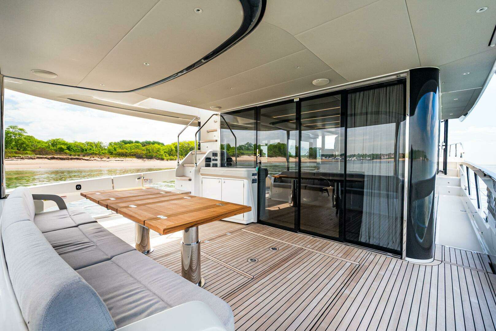 2025 Absolute Navetta 64 - Image 15