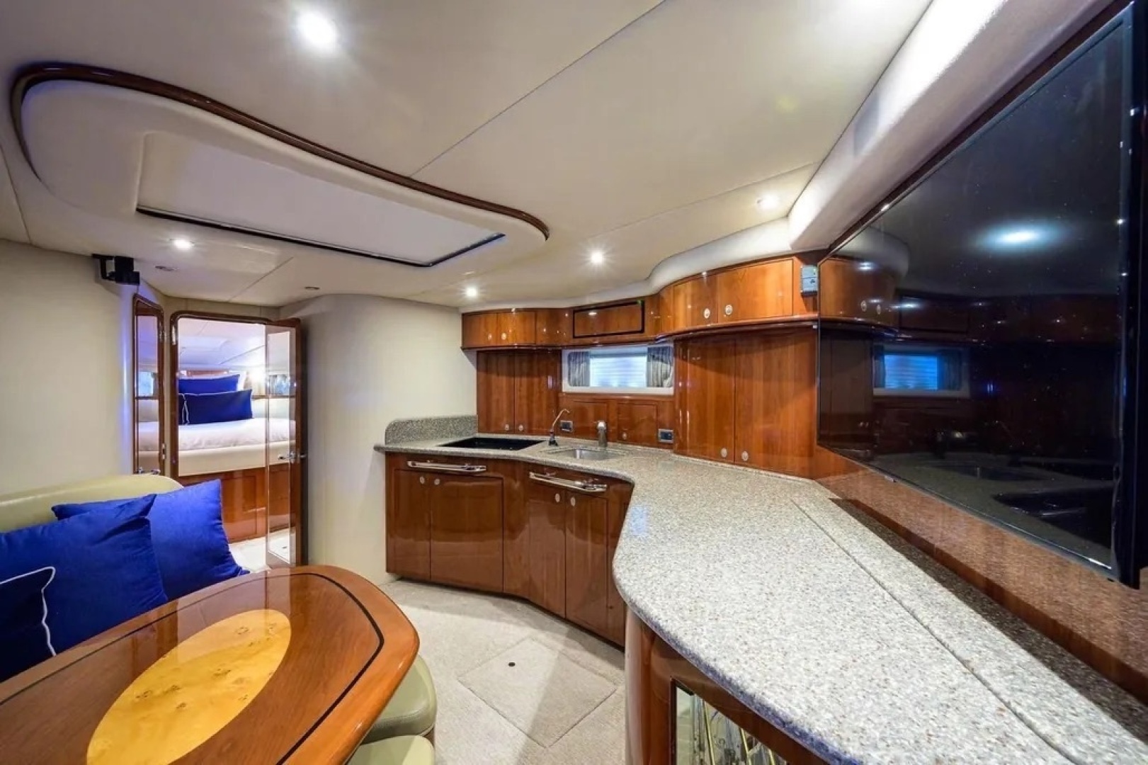 2004 Sea Ray 550 Sundancer - Image 12