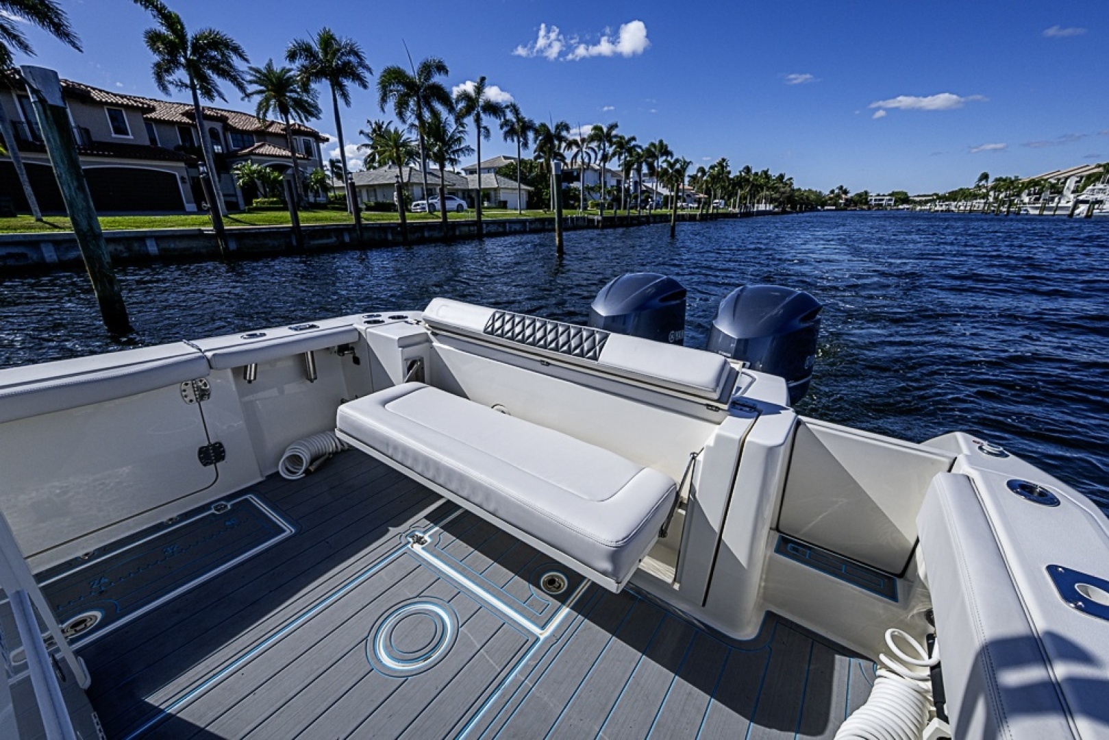 2021 Cobia 320 CC - Image 9