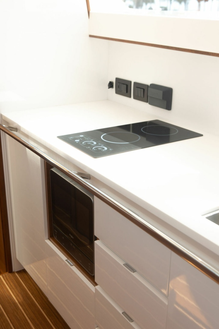 2027 Bertram 35 Flybridge - Image 31