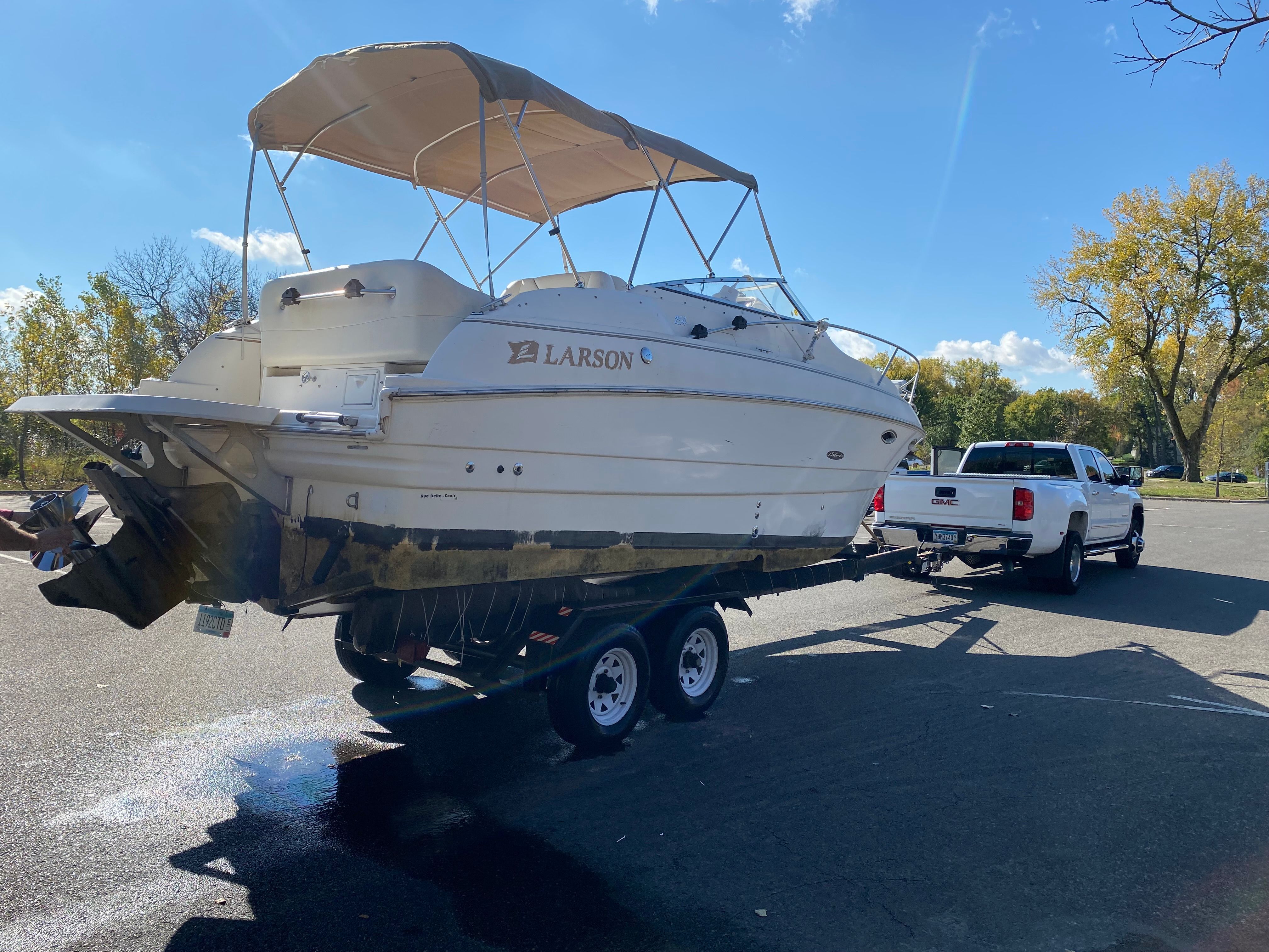 2001 Larson Cabrio 254 Mid Cabin Cruiser - 17