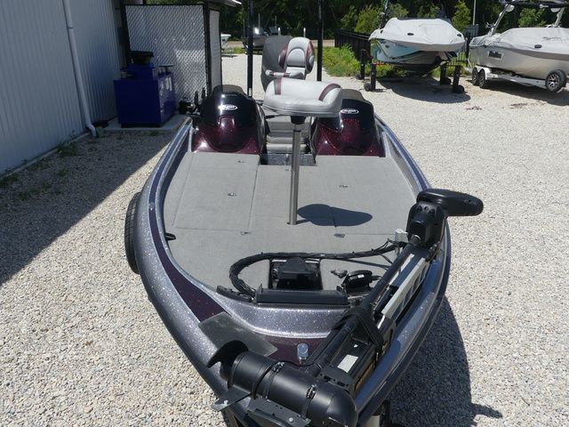 2017 Legend Alpha 211R - 23