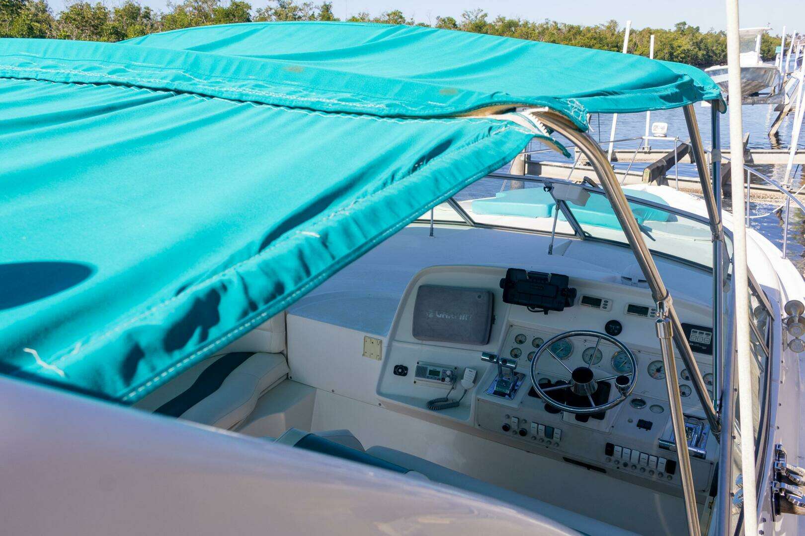 1995 Cruisers ESPRIT 3570 - Image 37