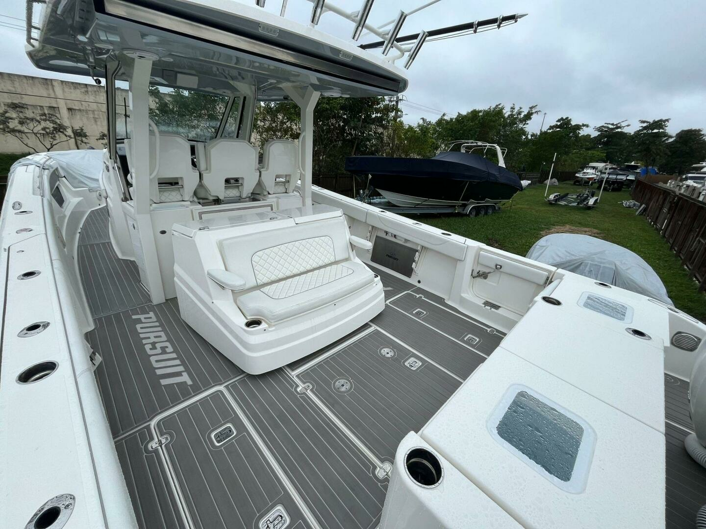 2021 Pursuit S378 - Image 18