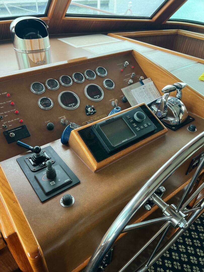 1984 Hatteras 61 CPMY - Image 21