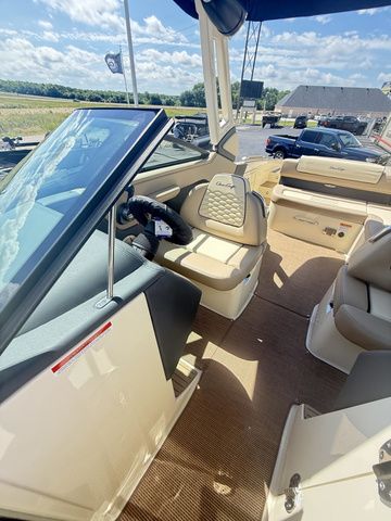 2026 Chris-Craft Bowrider Sportster WALKTHROUGH WINDSHIELD LUXURY B - 75