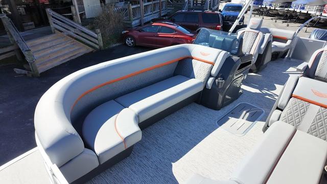 2025 Bennington M Quad Bench 24 MFB - 12