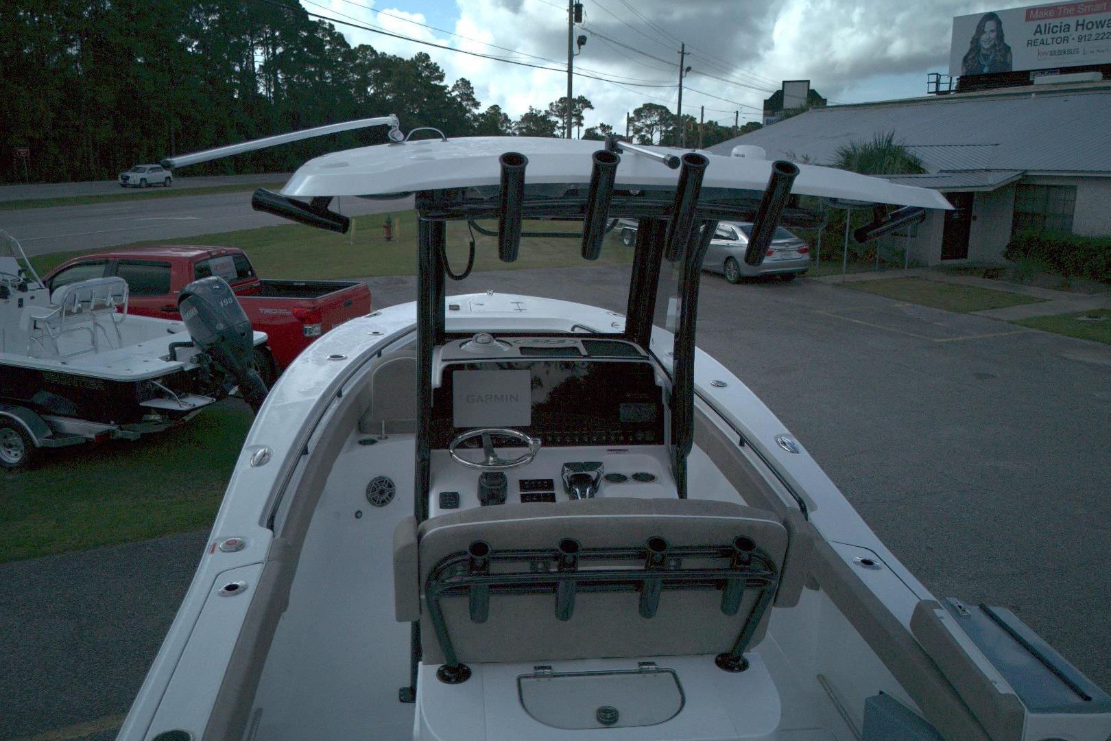 2026 Sea Hunt Gamefish 25 boat with advanced navigation system and rod holders.