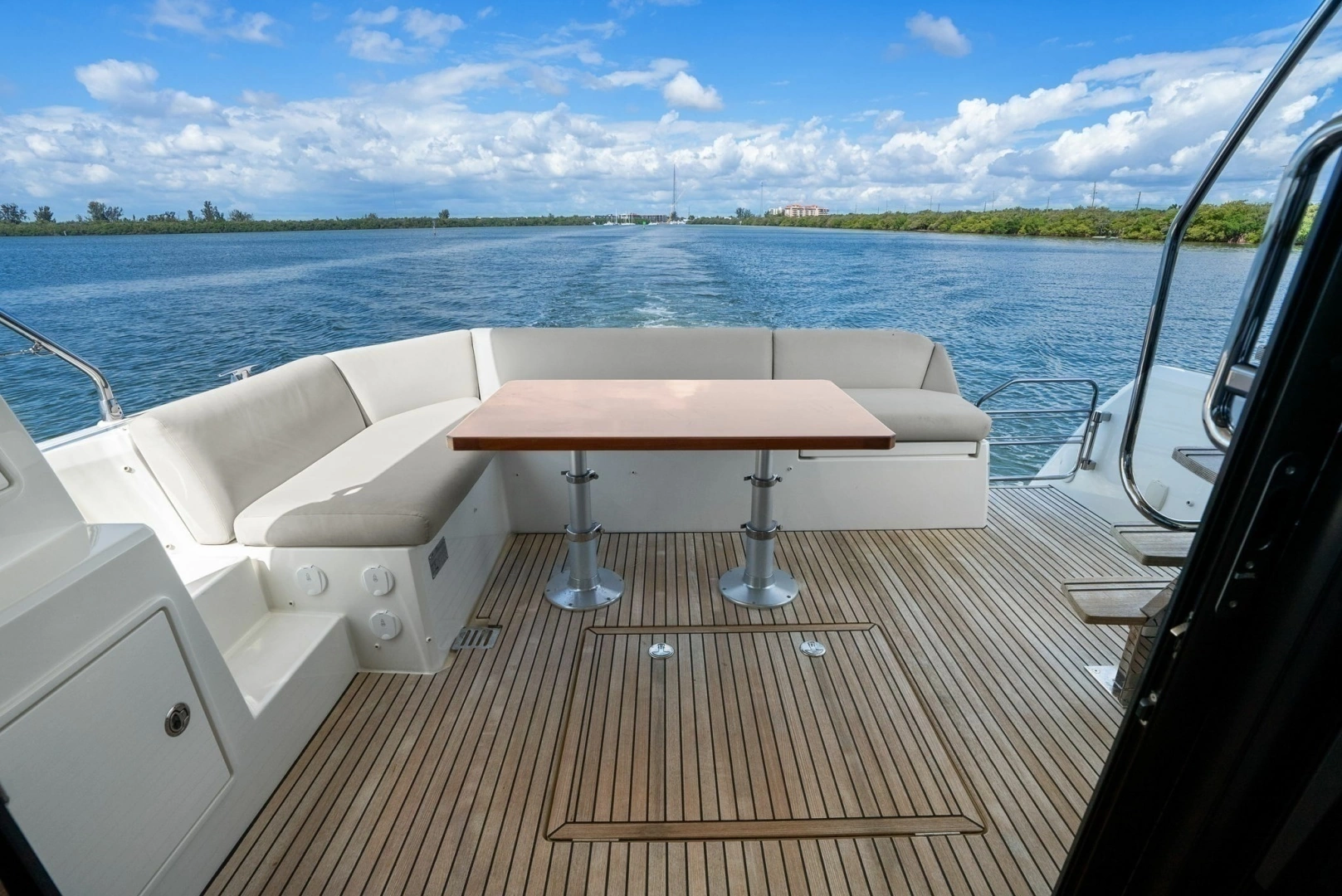 2020 Prestige 460 Flybridge - Image 29