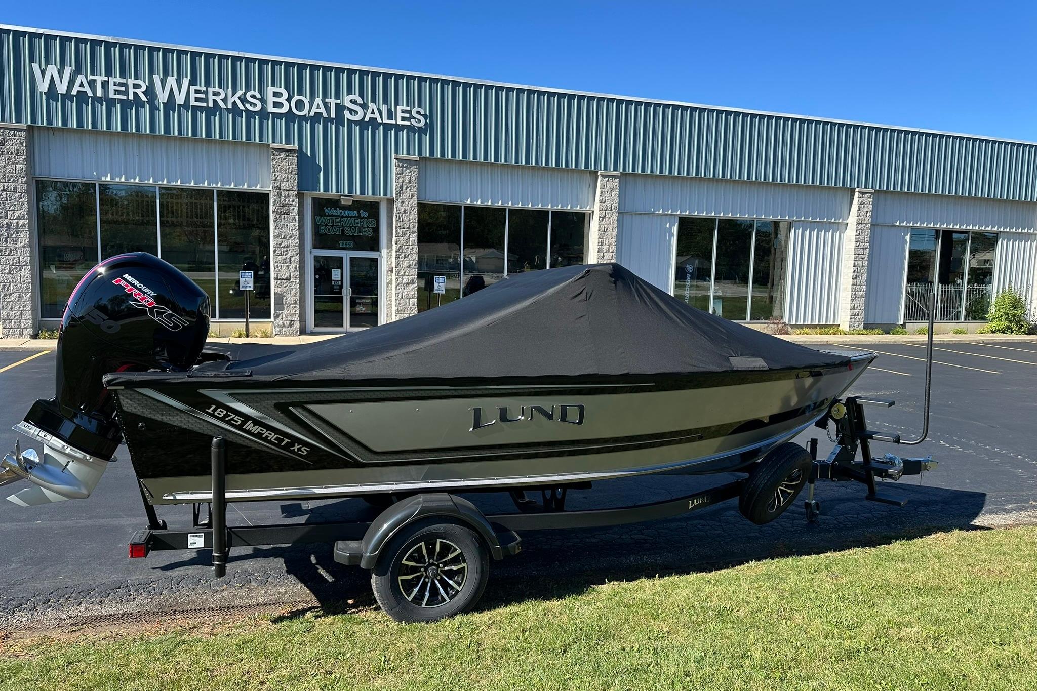 2026 Lund 1875 Impact XS Sport boat at Water Werks Boat Sales dealership.