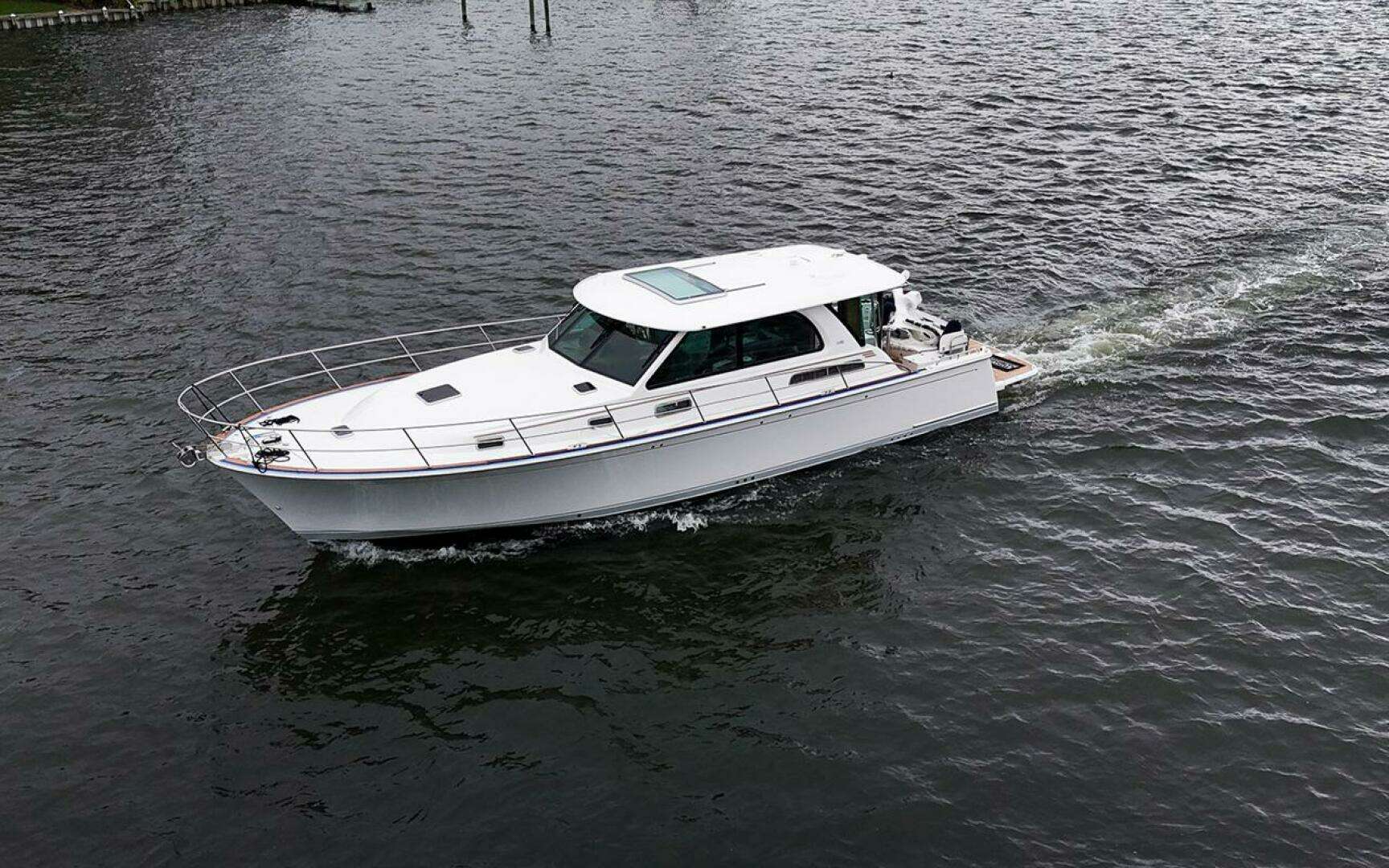 2027 Sabre 45 Salon Express - Image 4