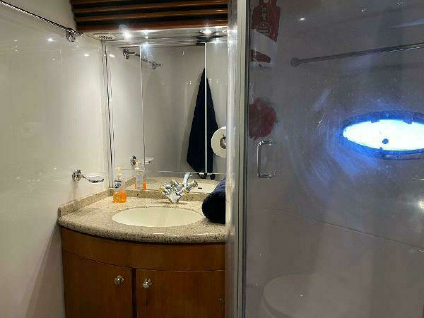 2001 Carver 450 Voyager Pilothouse - Image 56