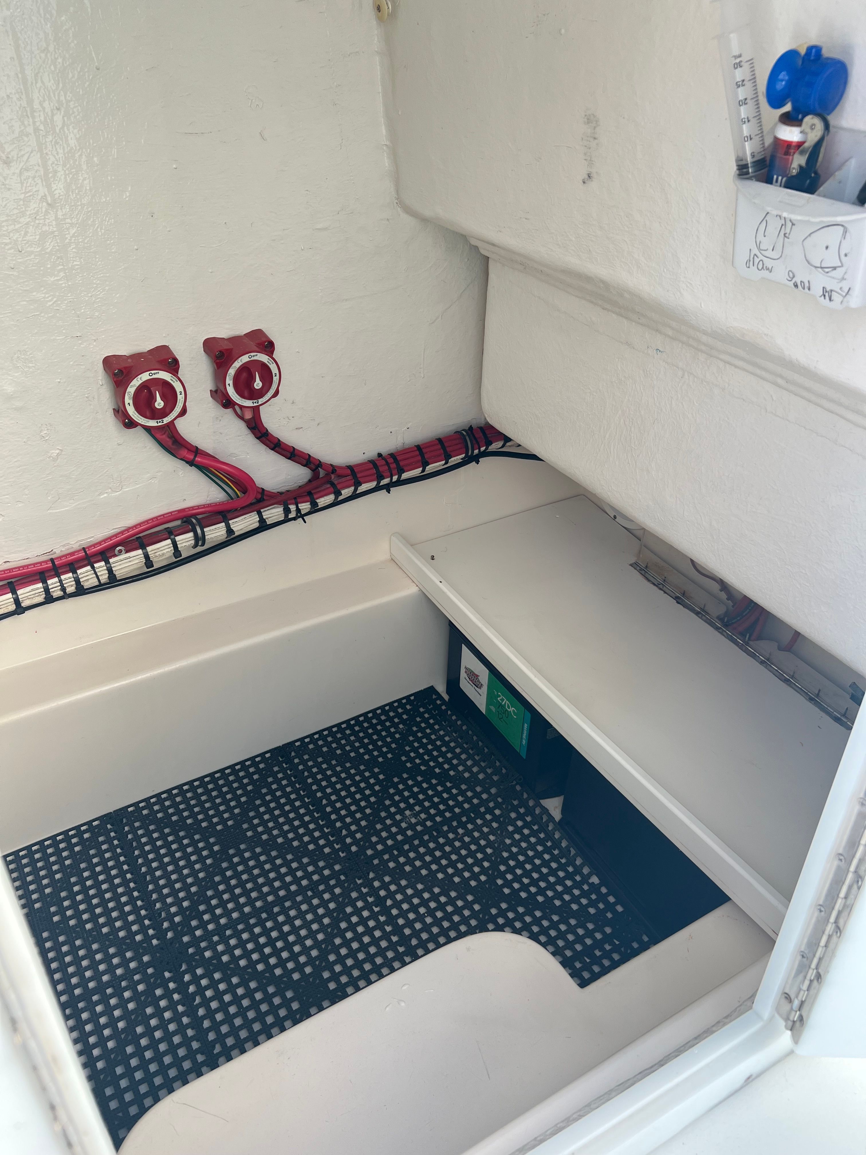2008 Custom 28 Center Console - 14