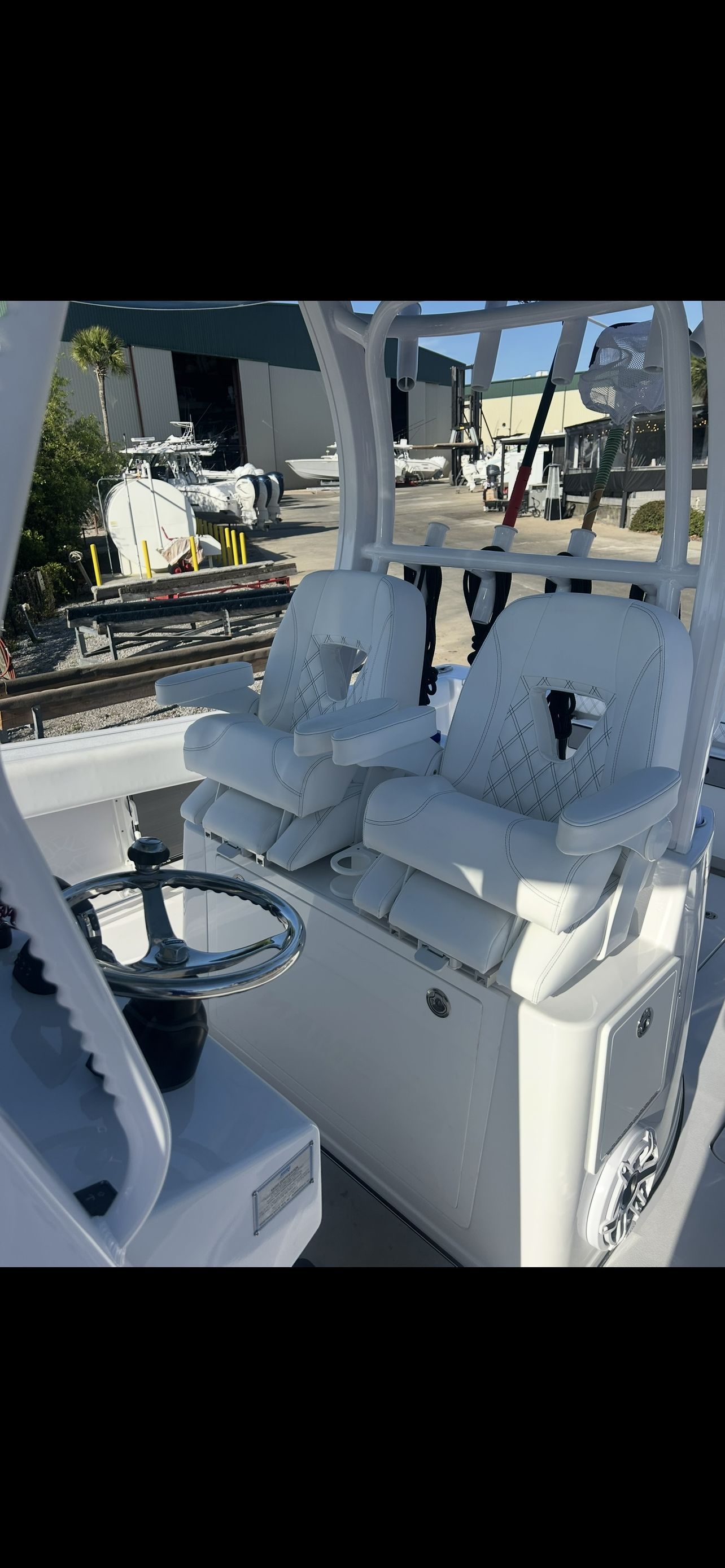 2025 Sportsman Open 322 Center Console - 10