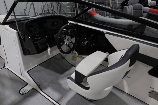 2026 Yamaha Boats AR 195 BOTH COLORS AVAILABLE - 15