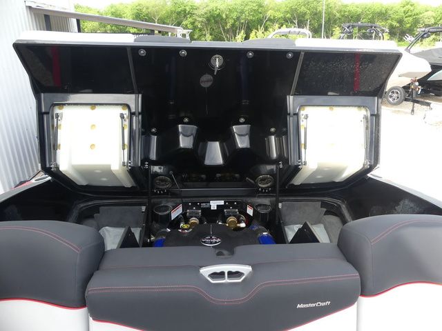 2017 MasterCraft X23 CUSTOM - 28